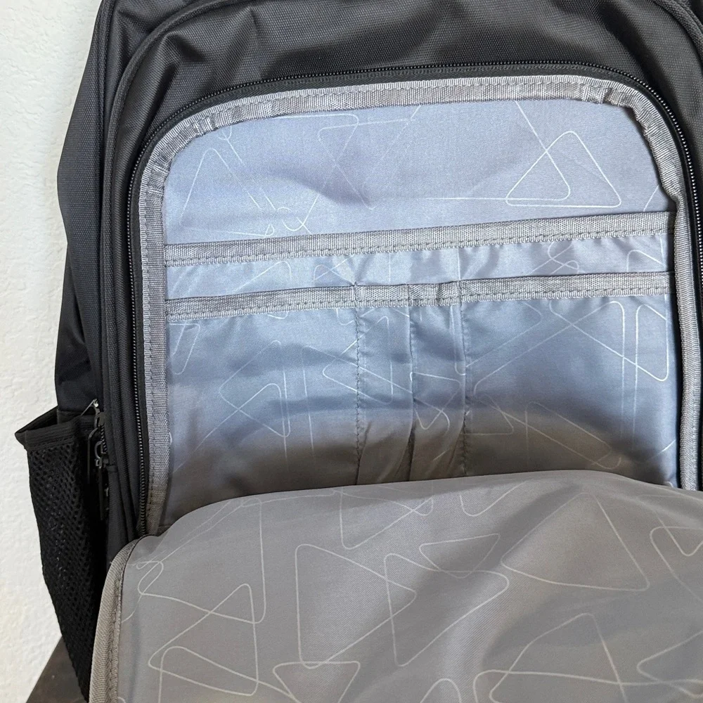 Dejuno black backpack